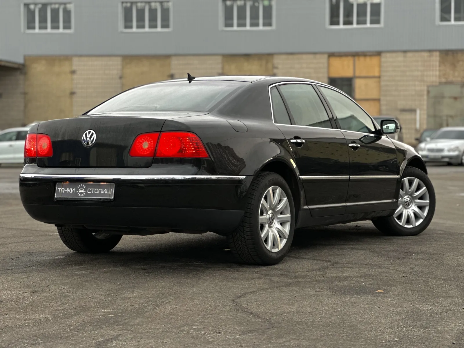Volkswagen Phaeton 2006 купити авто в лізинг