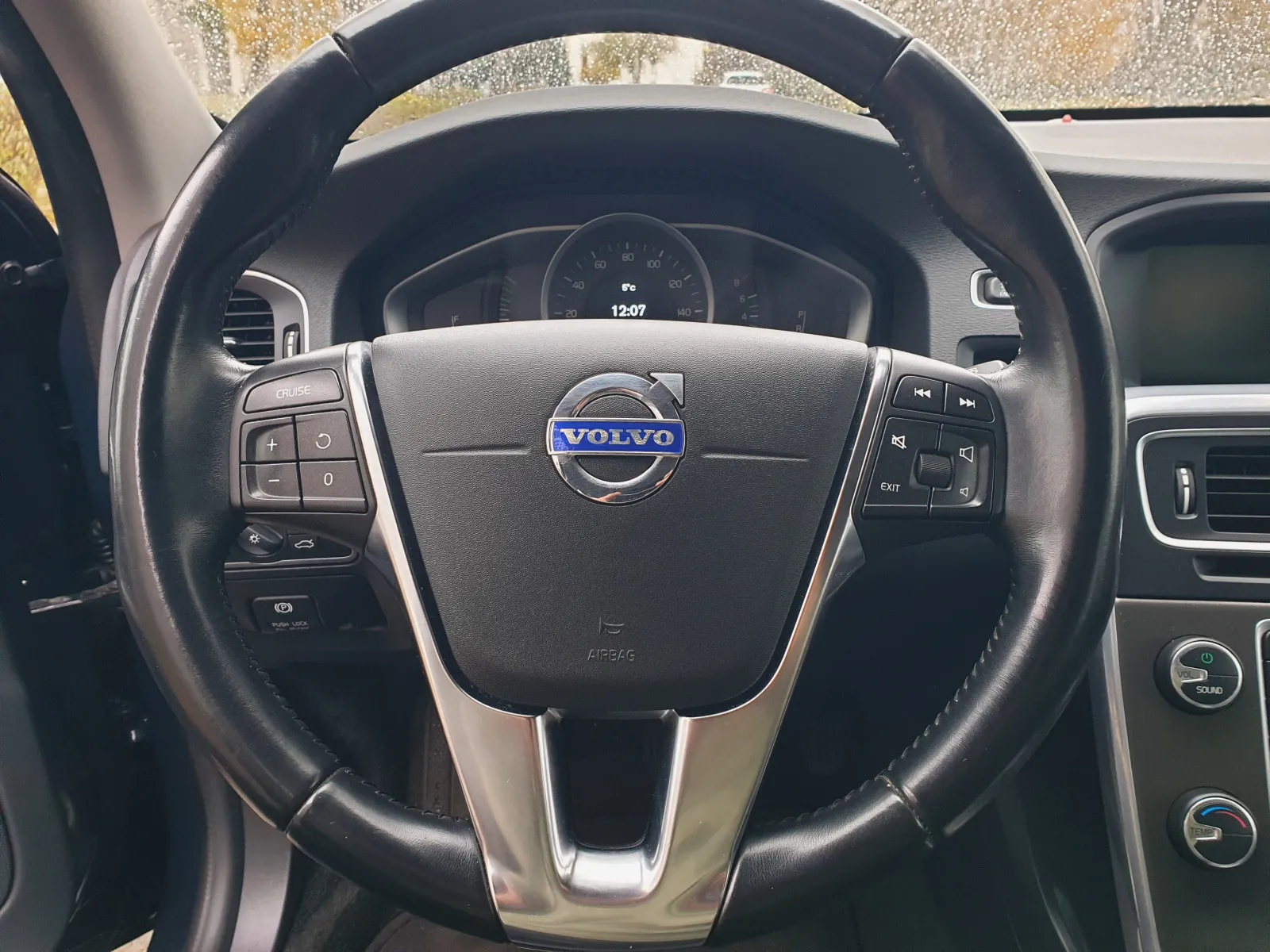 Volvo S 60 2014 купити авто в лізтнг