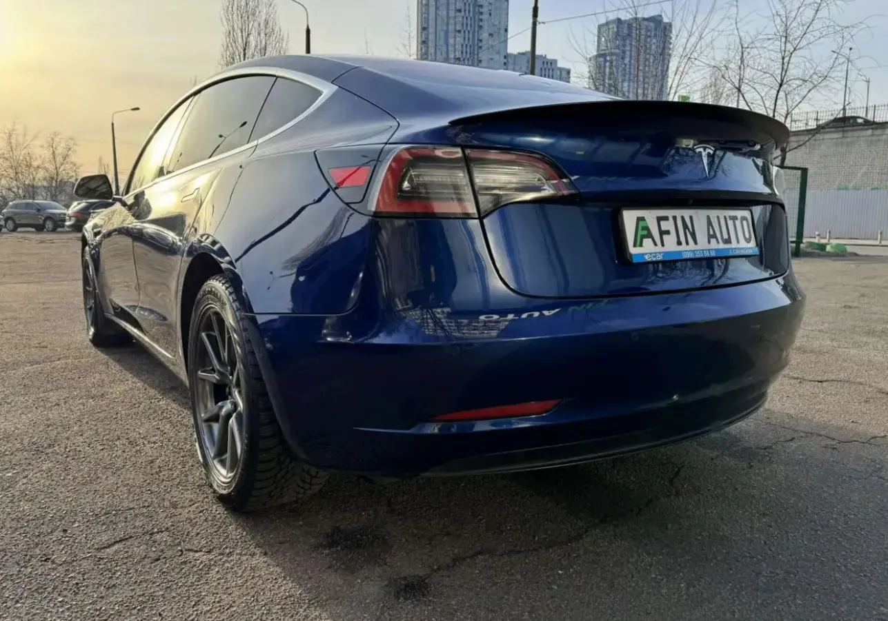 Tesla Model 3 2018 Купити авто в лізинг