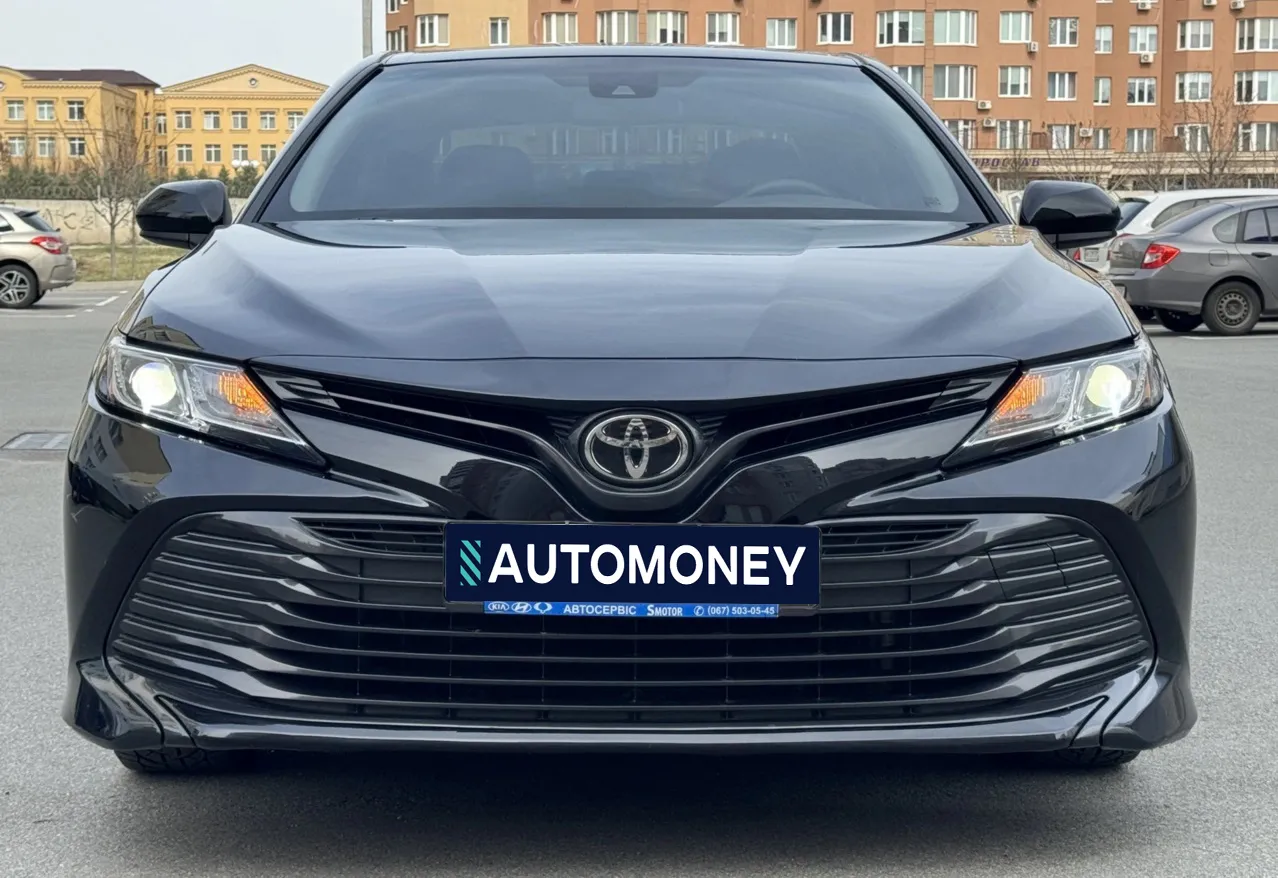 Toyota Camry 2017 купити авто в лізинг