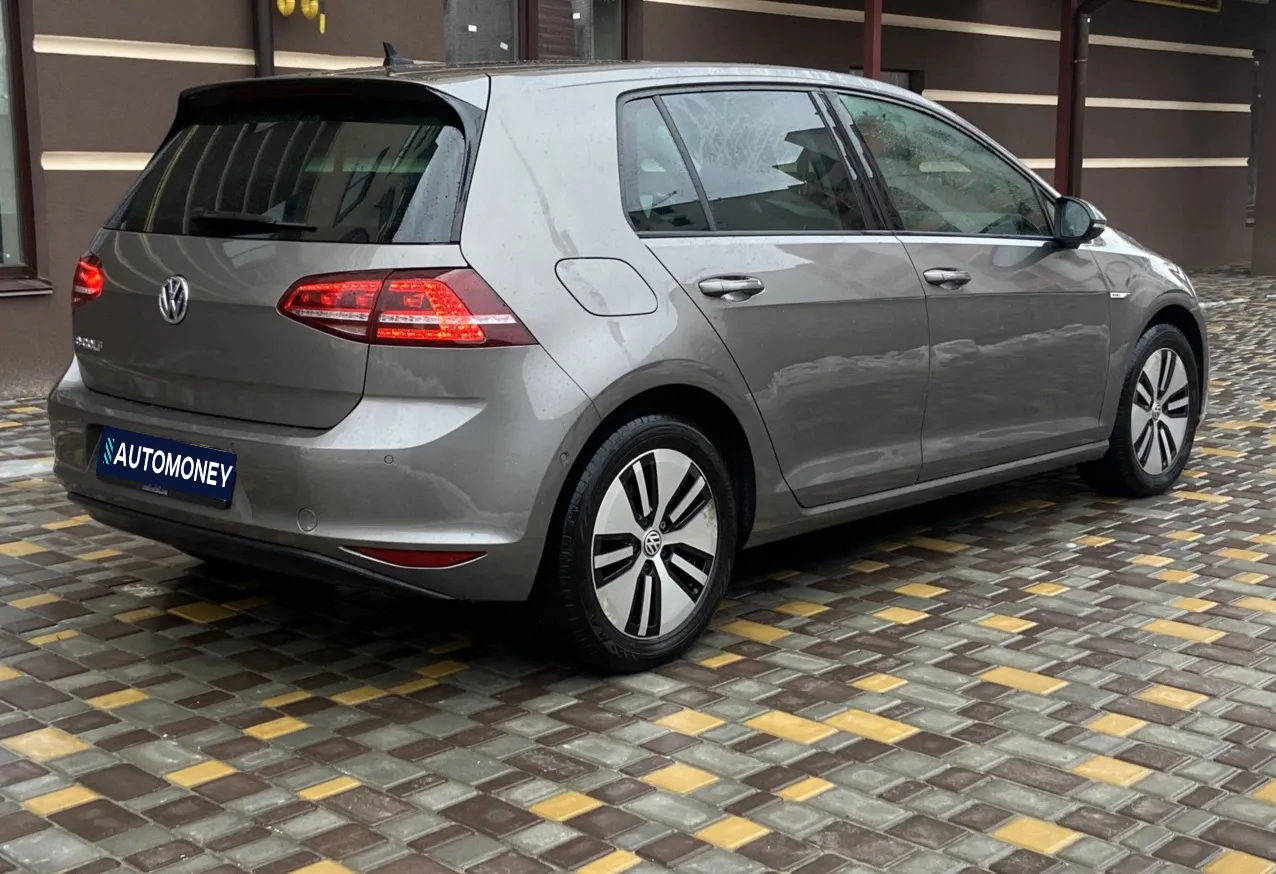 Volkswagen e-Golf 2015 купити авто в лізинг
