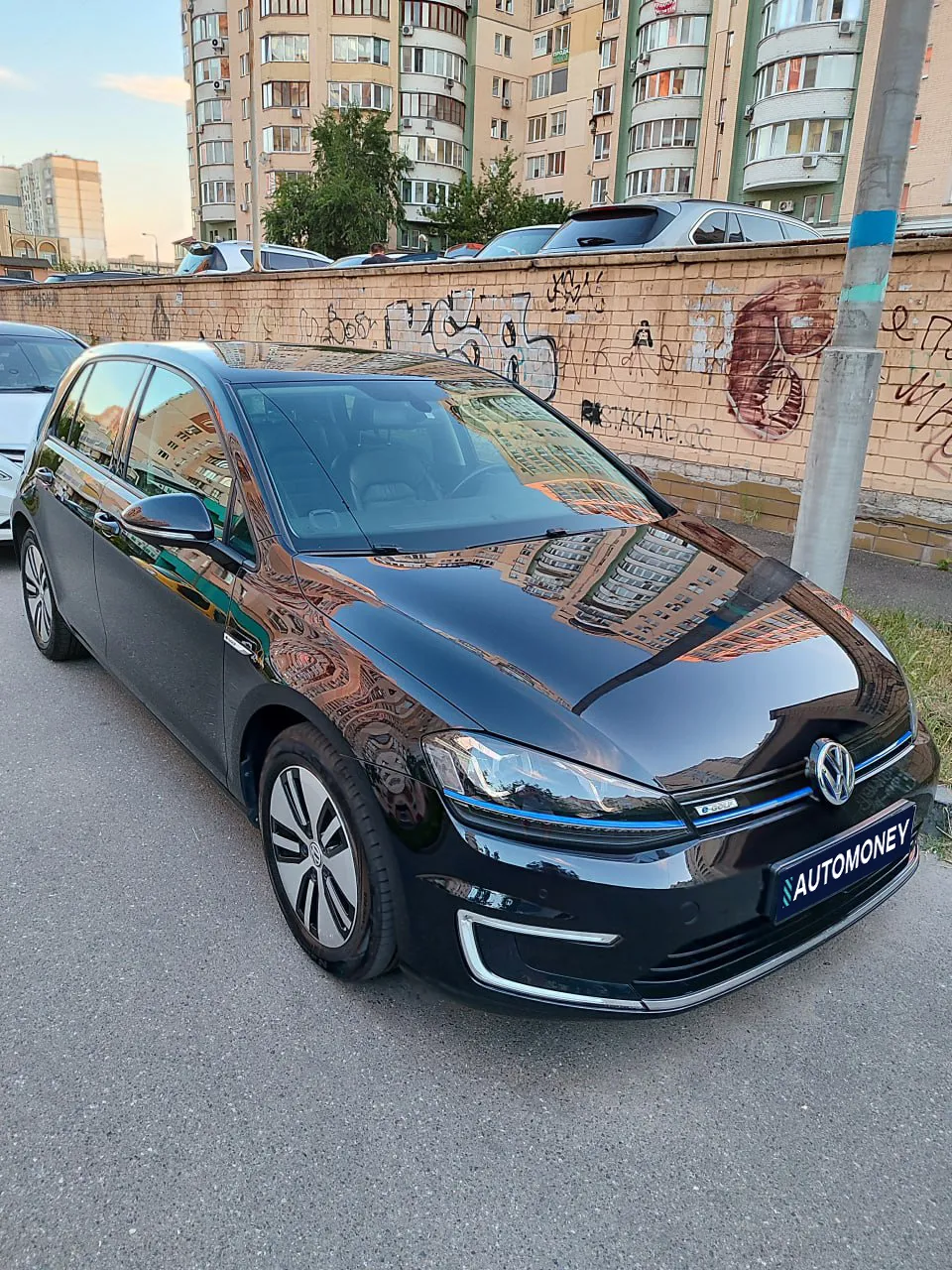 Volkswagen E-Golf 2015 купити авто
