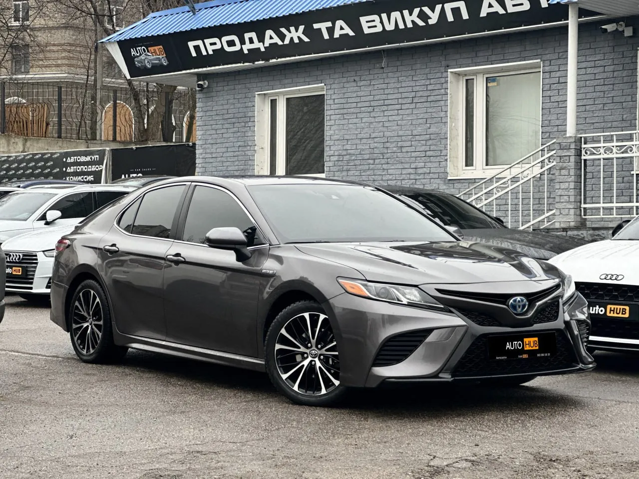 Toyota Camry 70 Hybrid 2.5 2017 купити авто в лізинг