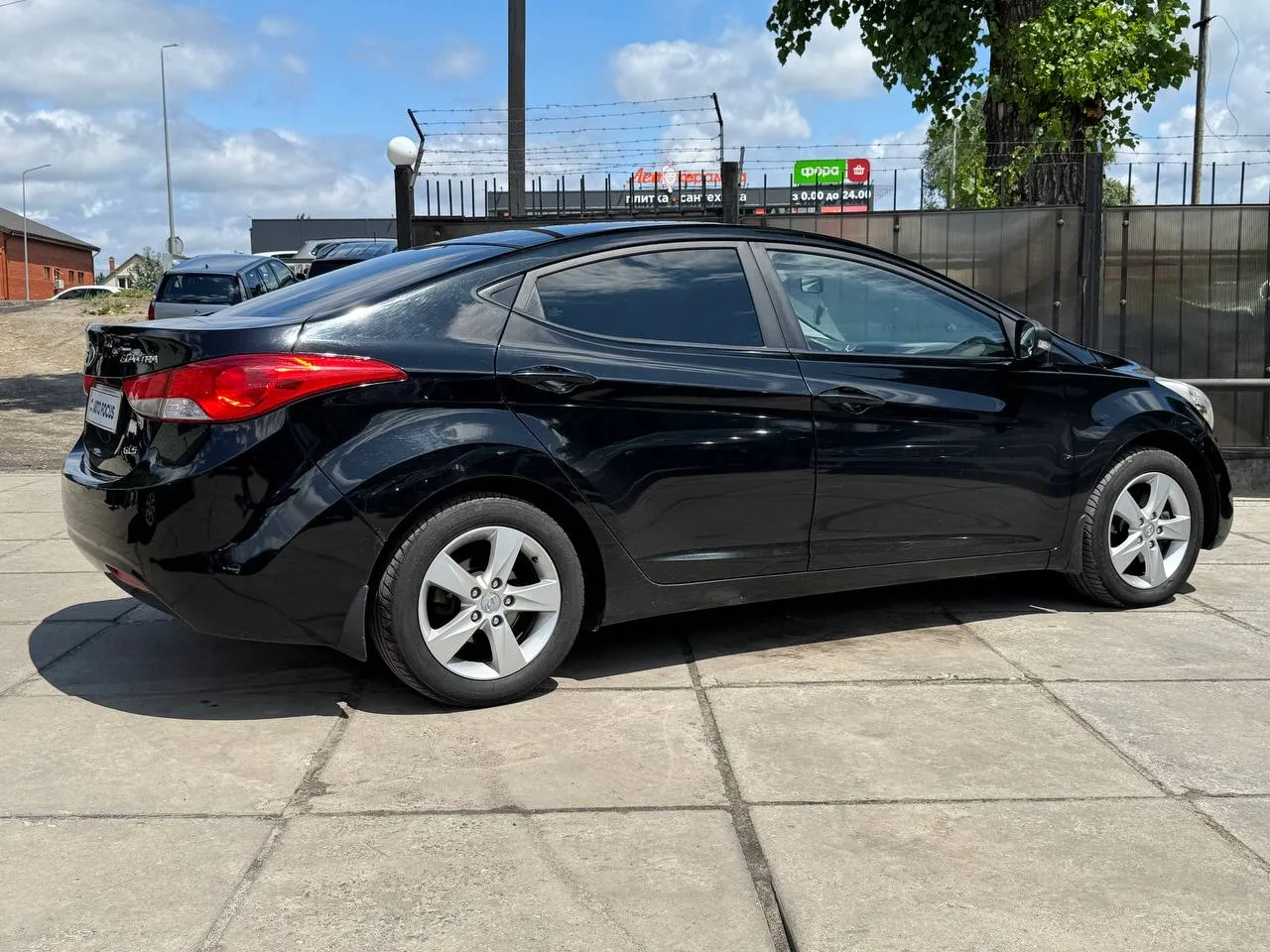 Купити Хендай Елантра газ бензин 1.8 2013