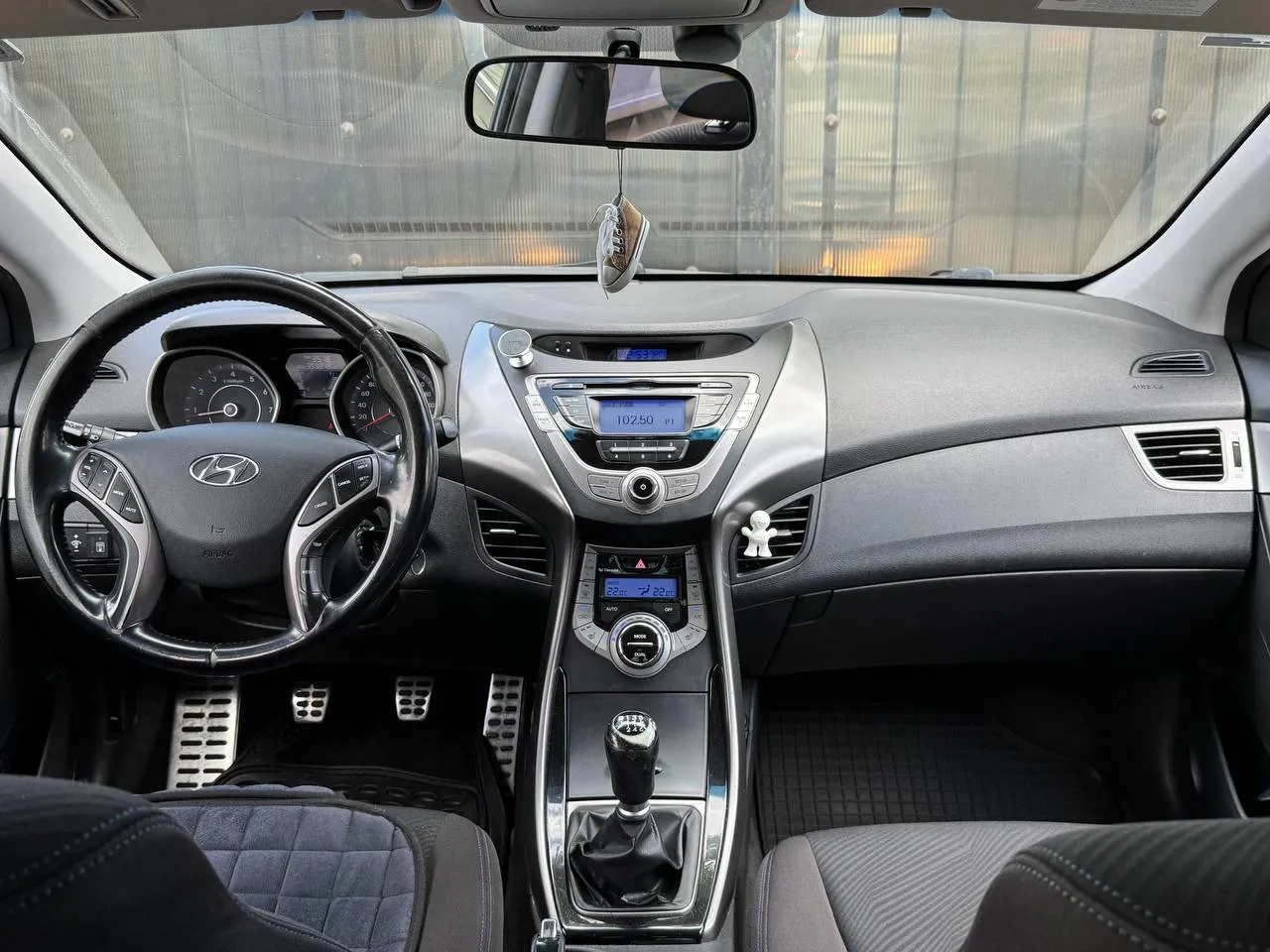 Купити Хендай Елантра газ бензин 1.8 2013