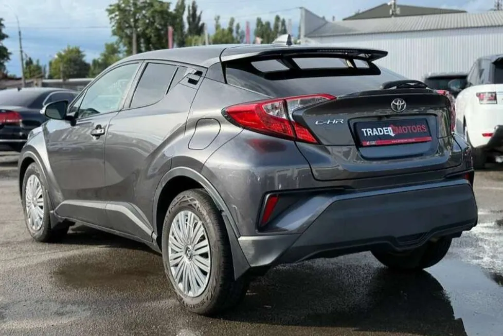 Купити авто Тойота бензин кросовер