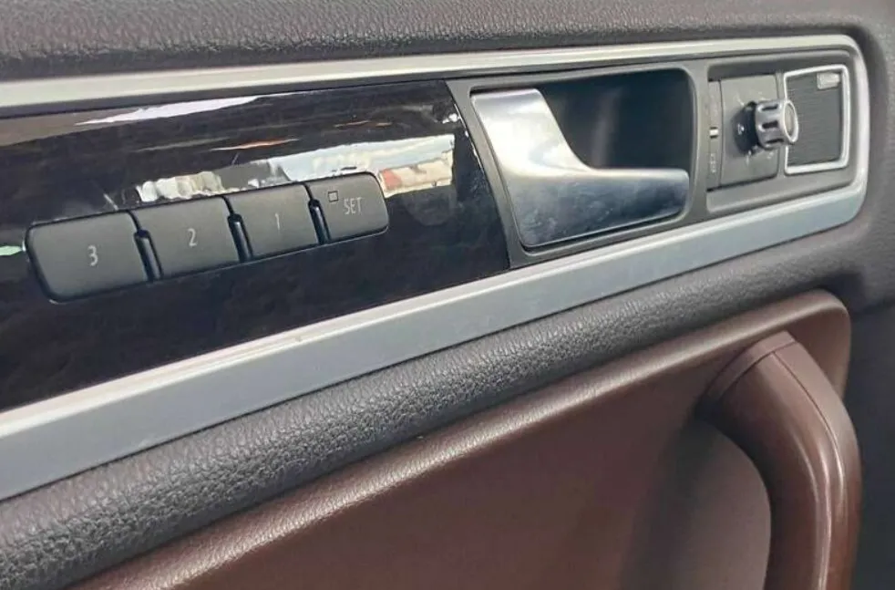 Купити авто Фольксваген Таурег бензин