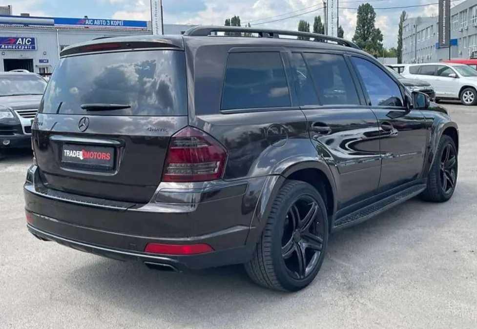 Купити Мерседе Бенц ГЛЕ 5.5 бензин 7 містний