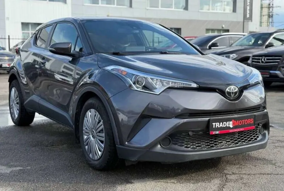 Купити авто Тойота бензин кросовер