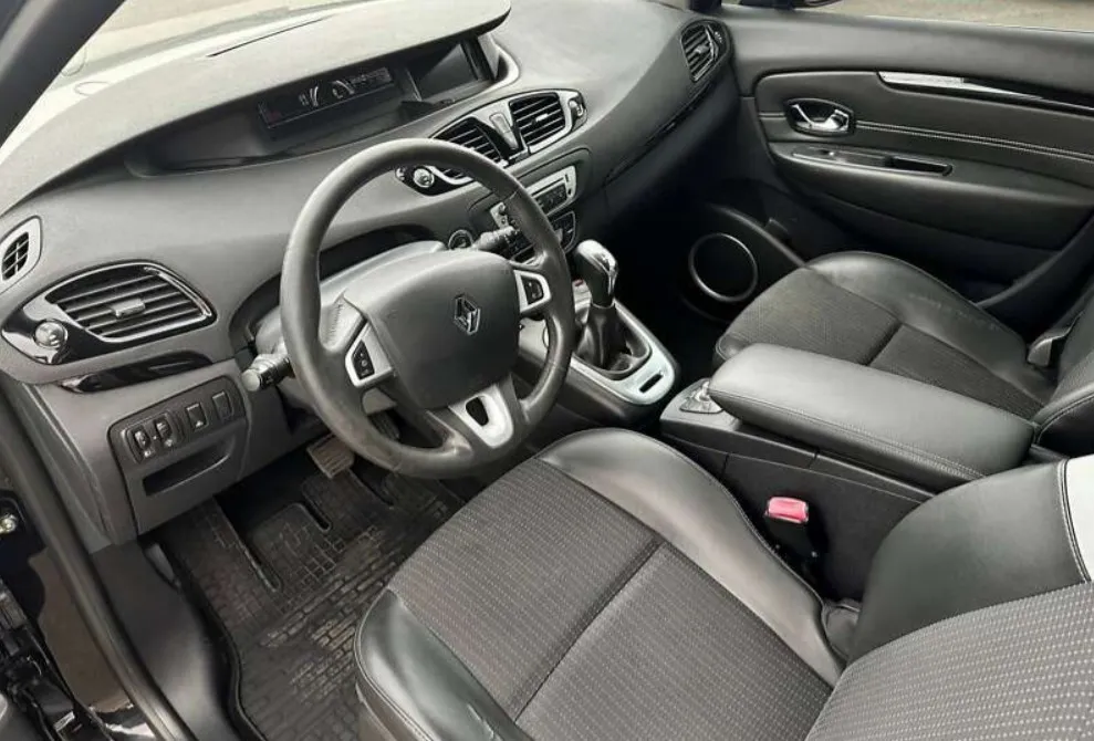 Купити Рено Сценік мінівен дизель в лізинг