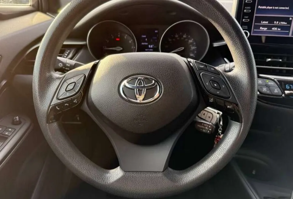 Купити авто Тойота бензин кросовер