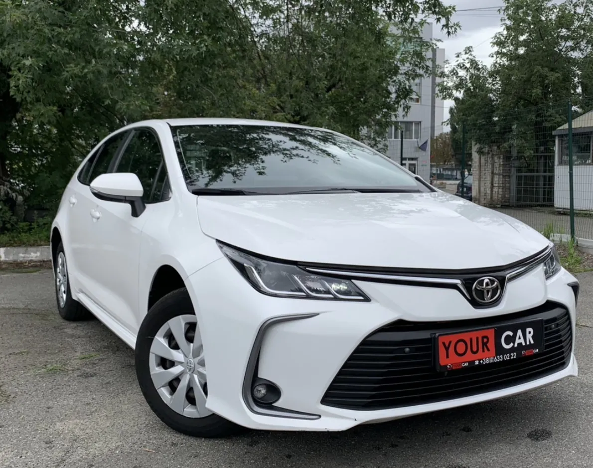 Купити Тойота Королла седан бензин Київ