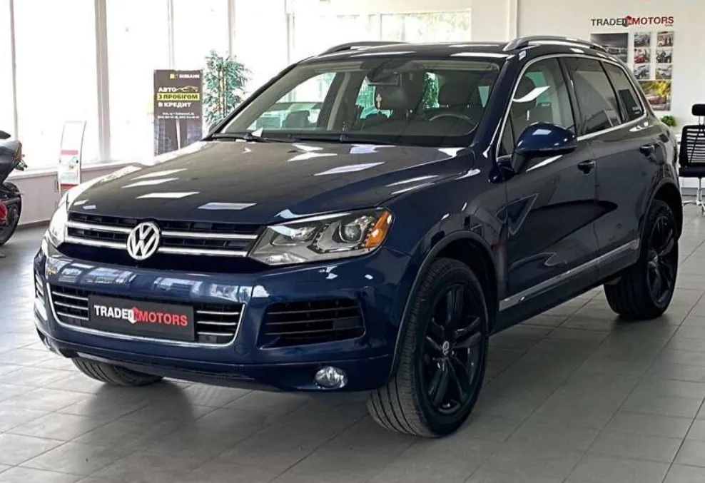 Купити авто Фольксваген Таурег бензин
