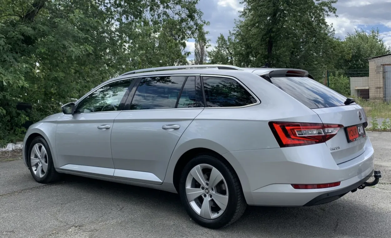 Купити авто Шкода Суперб дизель універсал