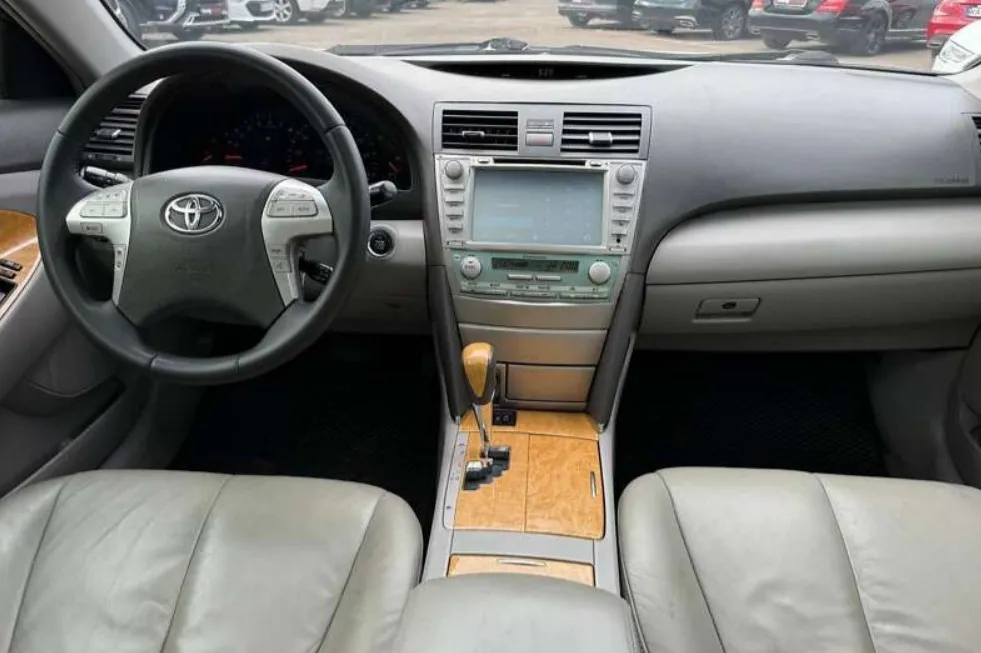 Купити Тойота Камрі газ бензин