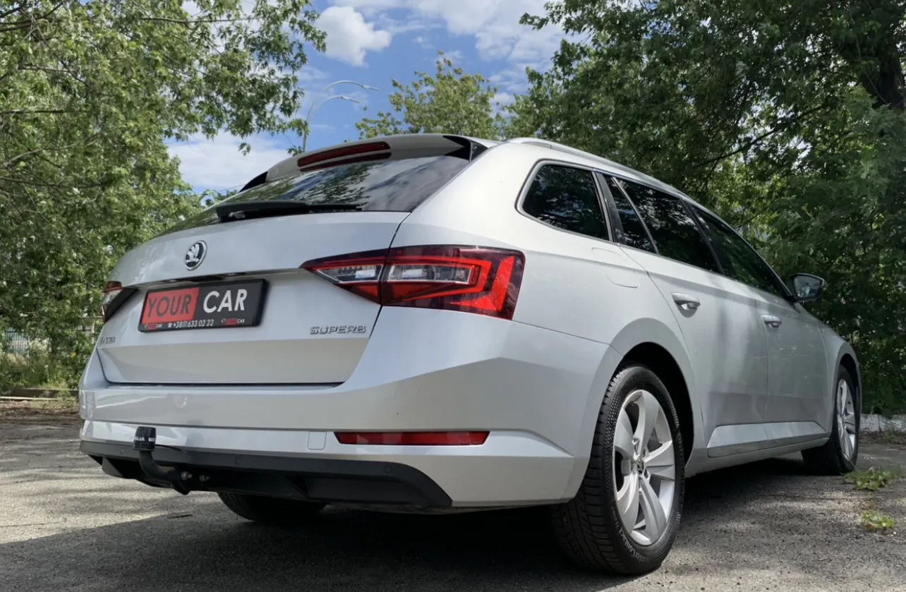 Купити авто Шкода Суперб дизель універсал