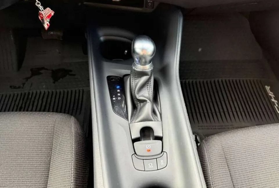 Купити авто Тойота бензин кросовер