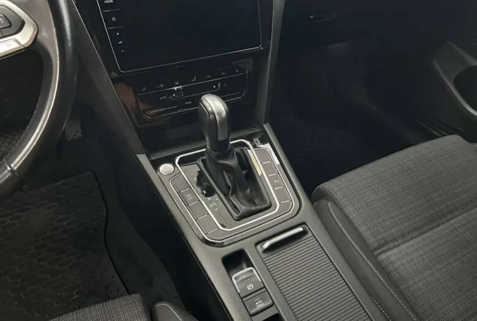 Купити Фольксваген Пассат дизельний універсал 2020