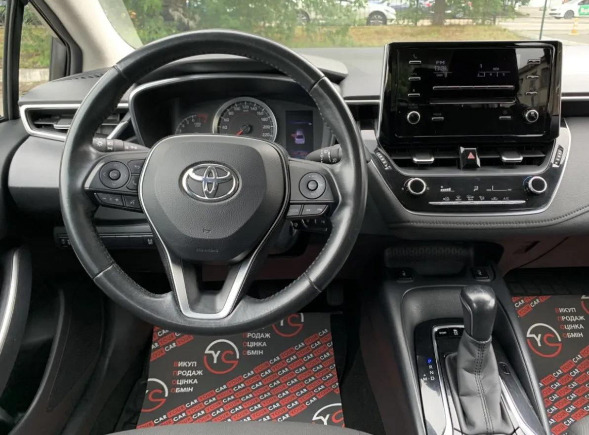 Купити Тойота Королла седан бензин Київ