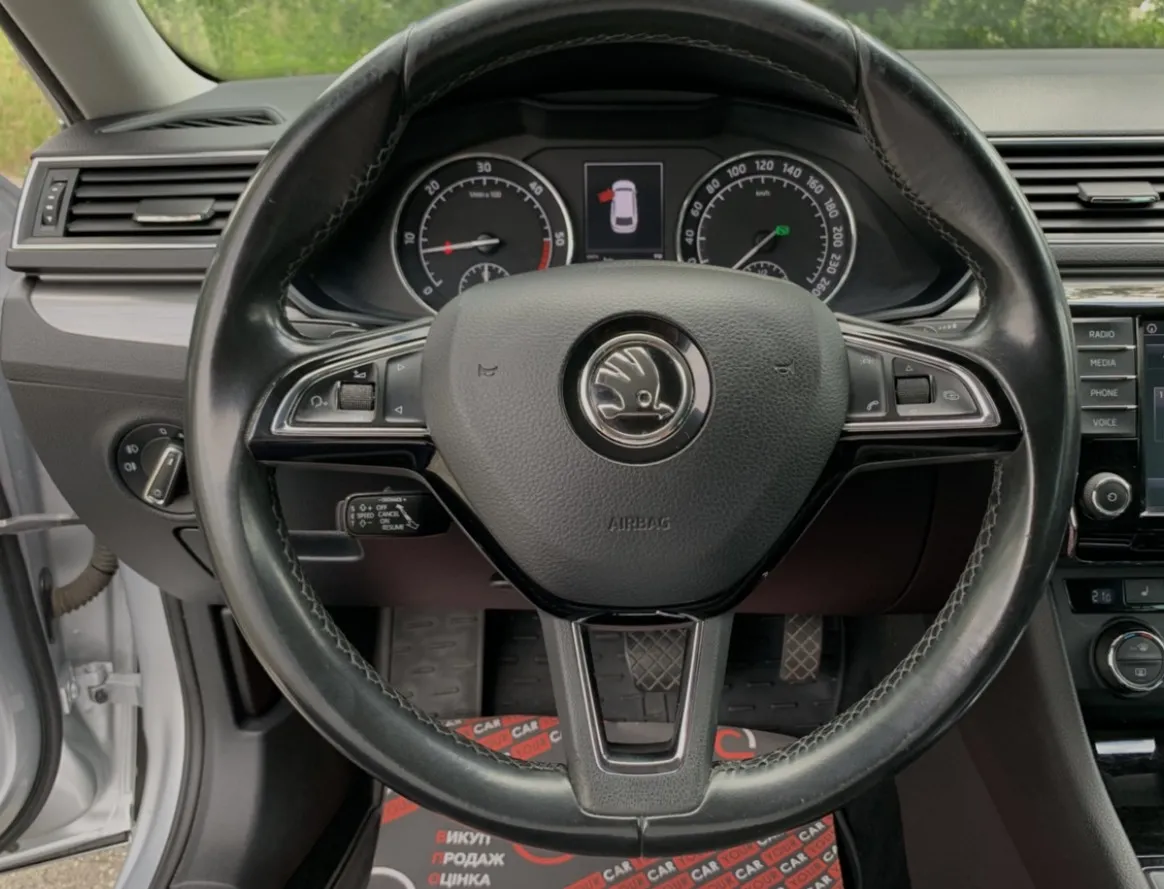 Купити авто Шкода Суперб дизель універсал