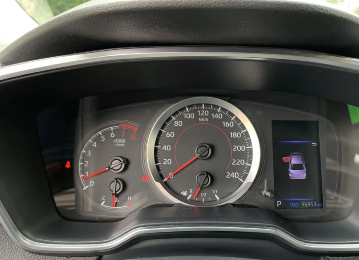 Купити Тойота Королла седан бензин Київ