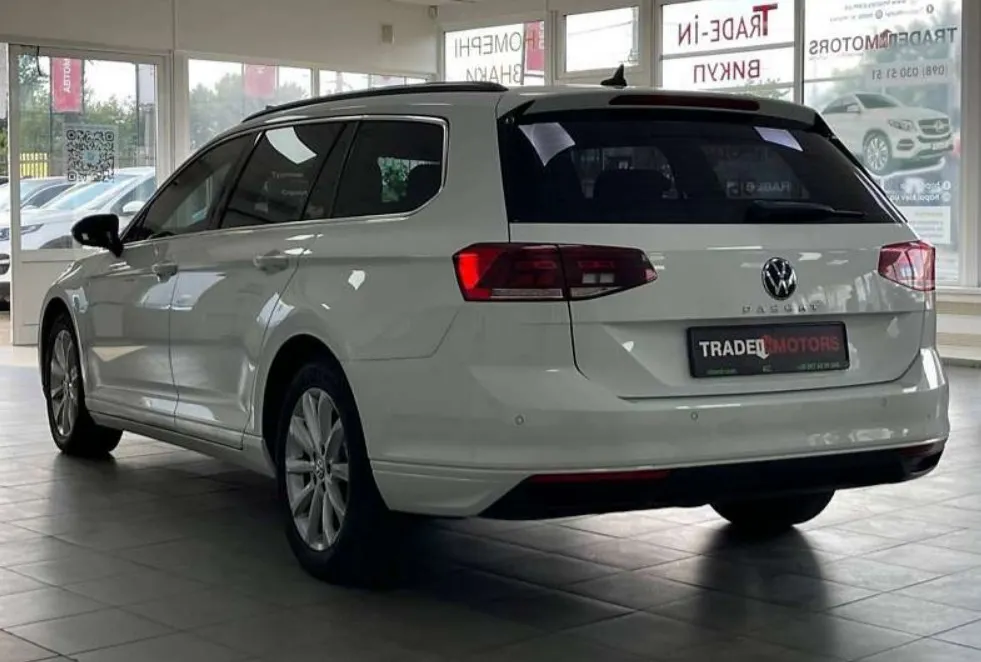 Купити Фольксваген Пассат дизельний універсал 2020