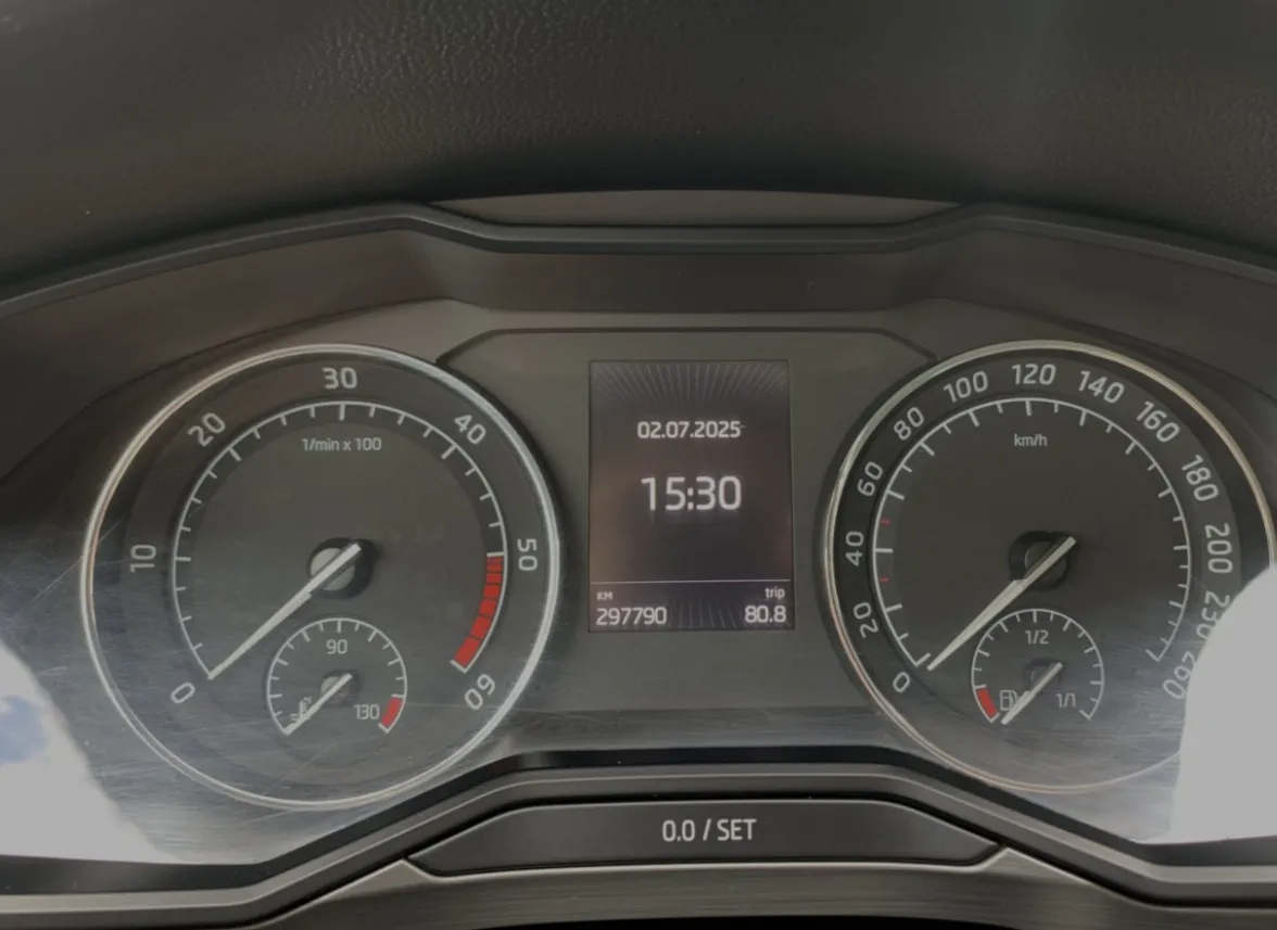 Купити авто Шкода Суперб дизель універсал