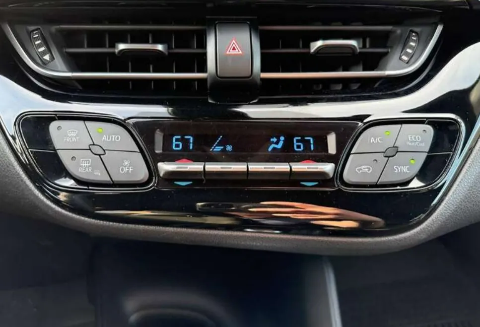 Купити авто Тойота бензин кросовер