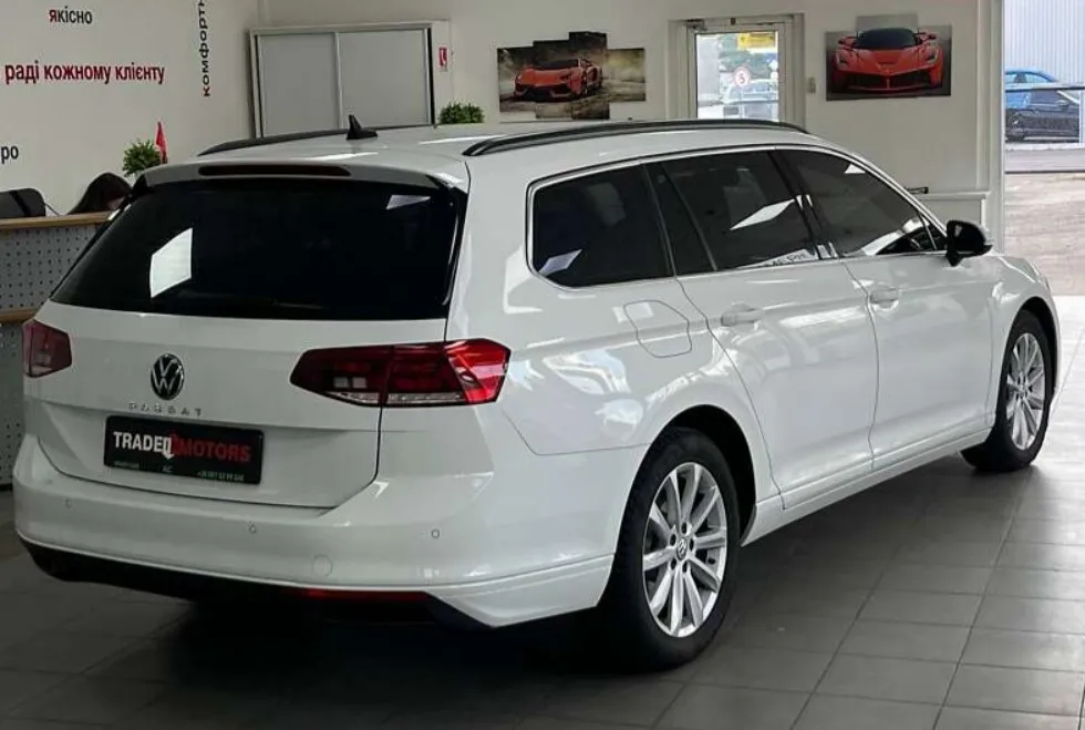 Купити Фольксваген Пассат дизельний універсал 2020