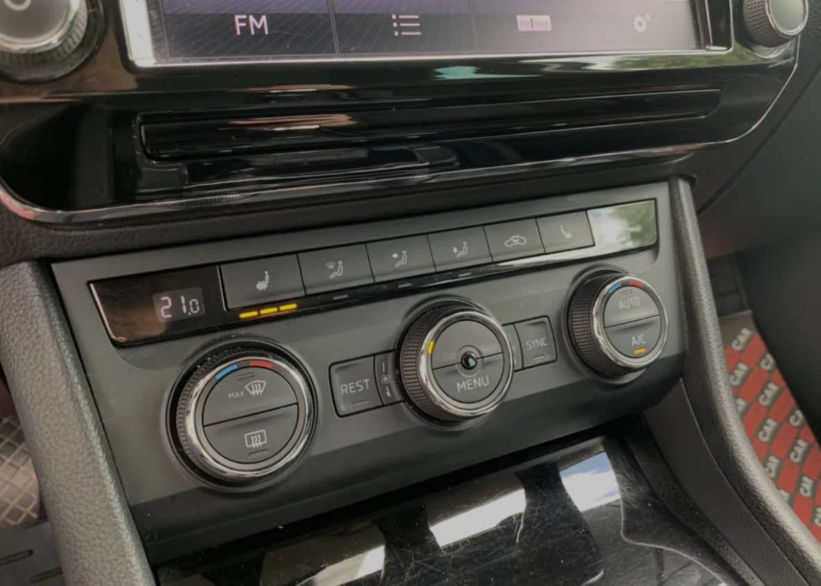 Купити авто Шкода Суперб дизель універсал