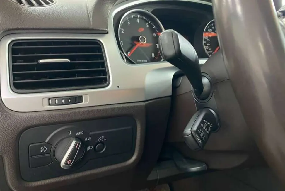 Купити авто Фольксваген Таурег бензин