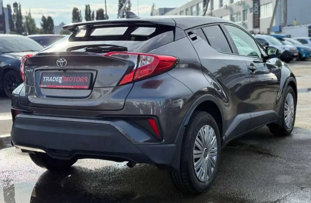 Купити авто Тойота бензин кросовер