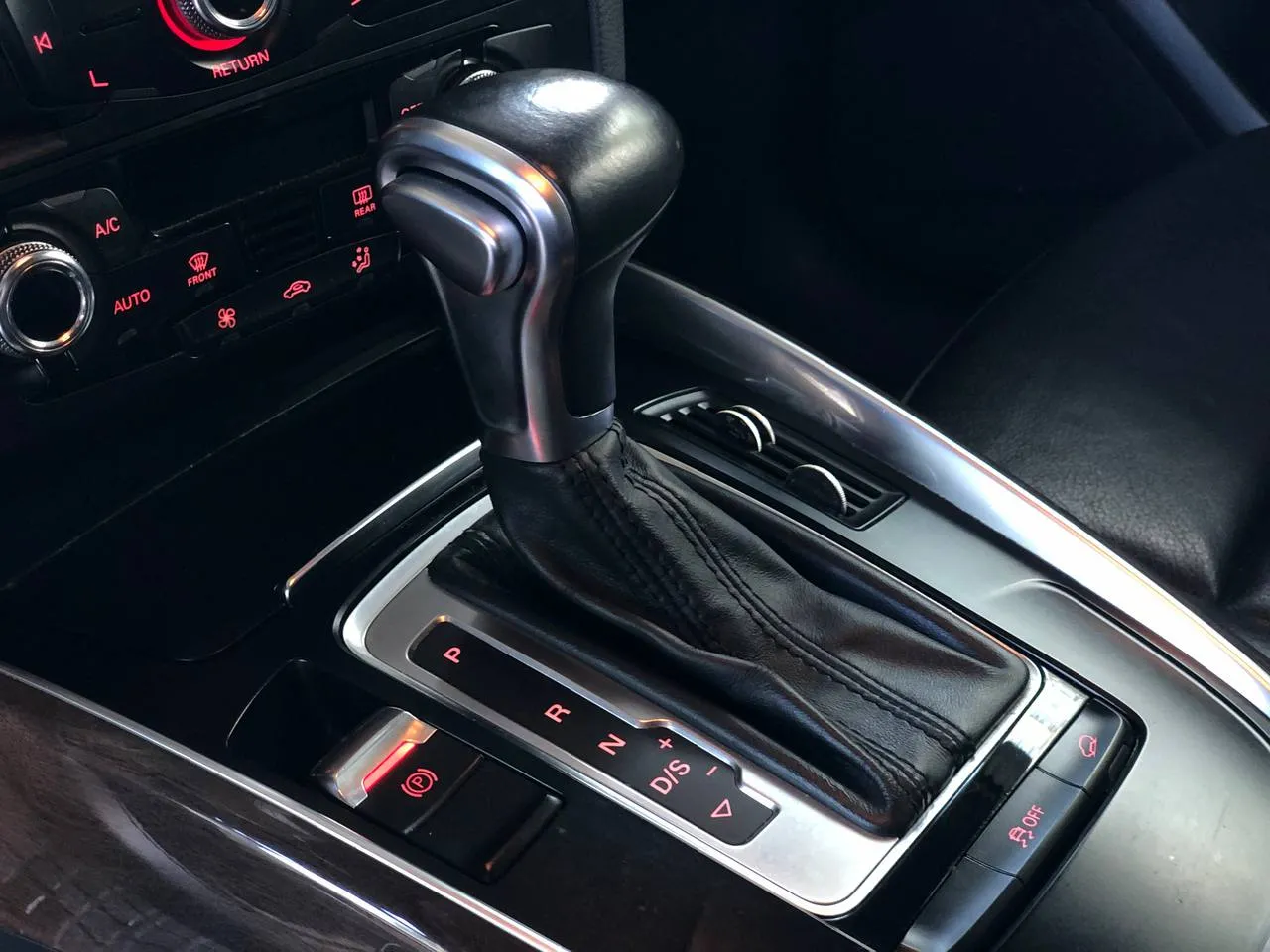 Купити Ауді Ку5 кросовер бензин